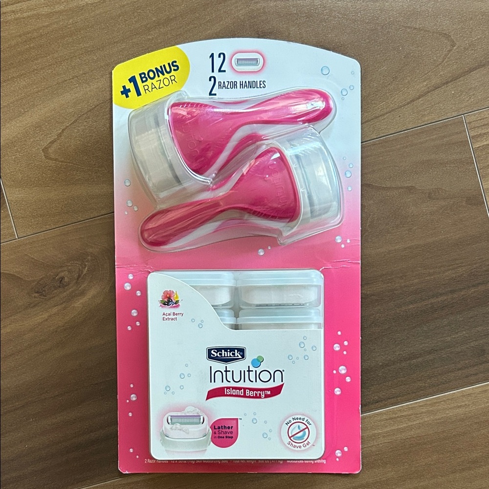 Schick Intuition Island Berry Razor Set